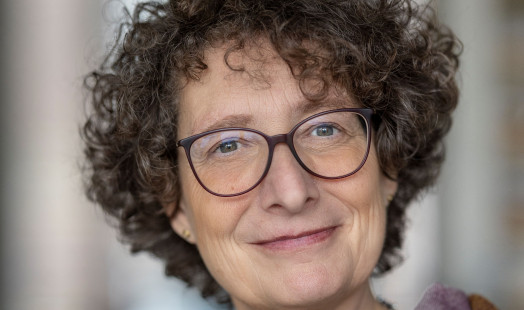 Portrait photo of Lily Knibbeler